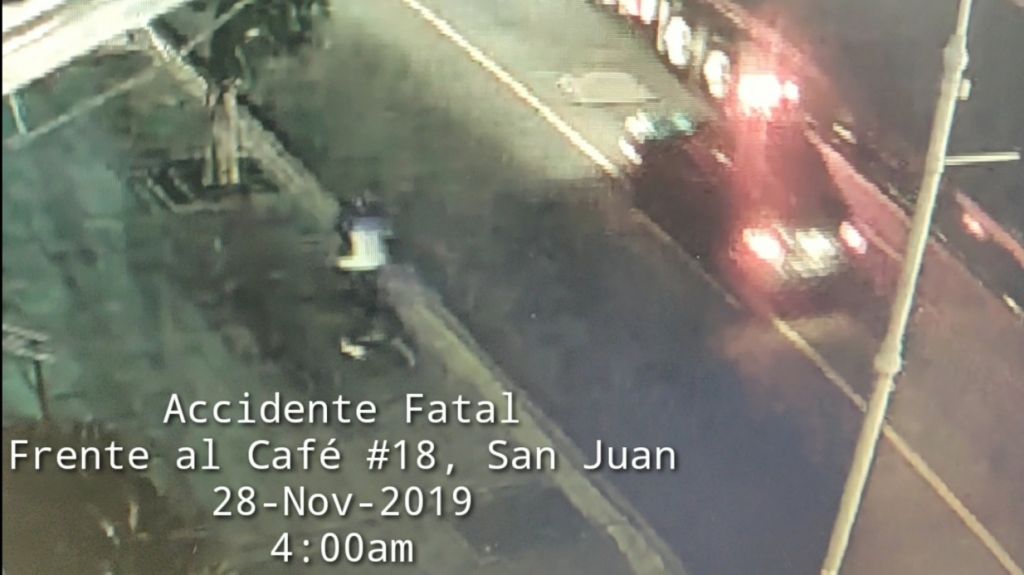  Video: Se busca veh&iacute;culo compacto involucrado en accidente fatal el D&iacute;a de Acci&oacute;n de Gracias 