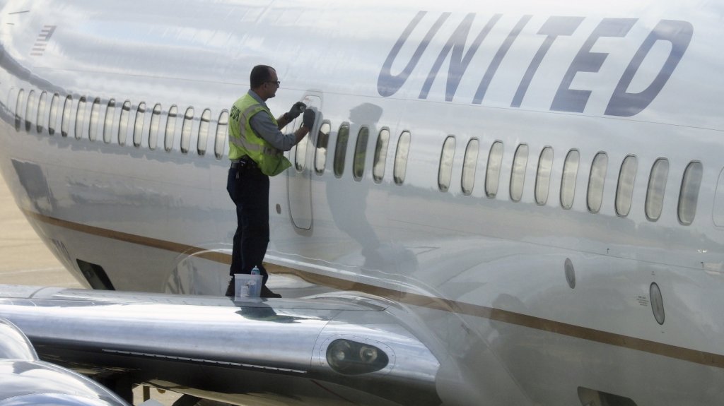  United Airlines ofrecer&aacute; test r&aacute;pidos de COVID-19 en algunos de sus vuelos 