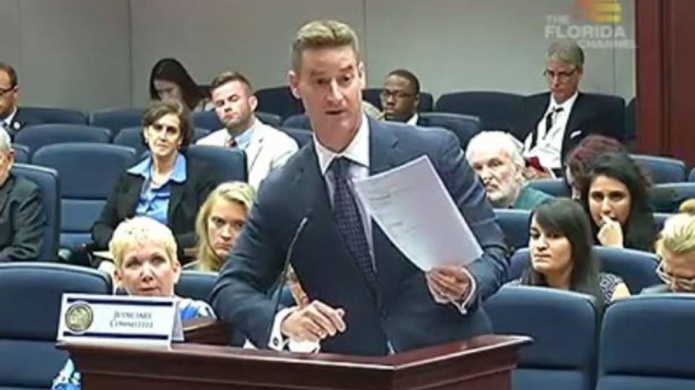 Avanza plan para portar armas en colleges y universidades pÃºblicas