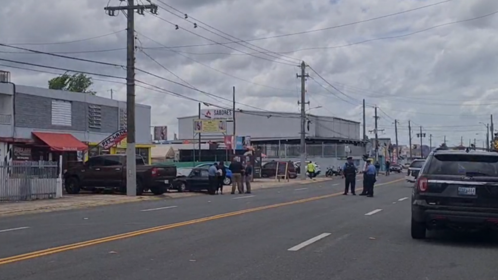  Video: Acribillan a tiros a un conductor en carretera de Levittown 