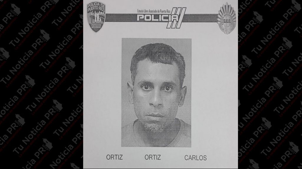  Municipales de Humacao arrestan hombre que rompi&oacute; cristales a una farmacia 