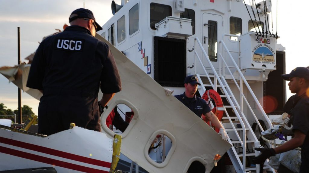  Buscan a ni&ntilde;o y adulto de embarcaci&oacute;n con inmigrantes que naufrag&oacute; en Florida 