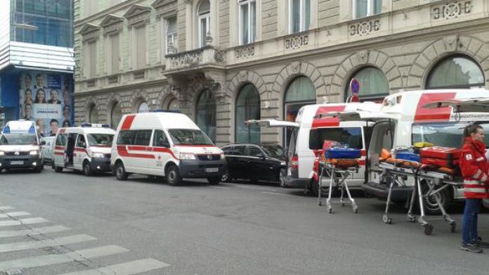 Camioneta arrolla deliberadamente a una multitud en Austria: 3 muertos y 50 heridos 