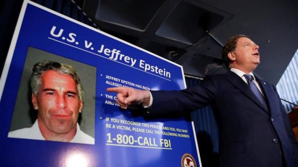  Un a&ntilde;o despu&eacute;s de su muerte, la alargada sombra de Epstein a&uacute;n da que hablar 