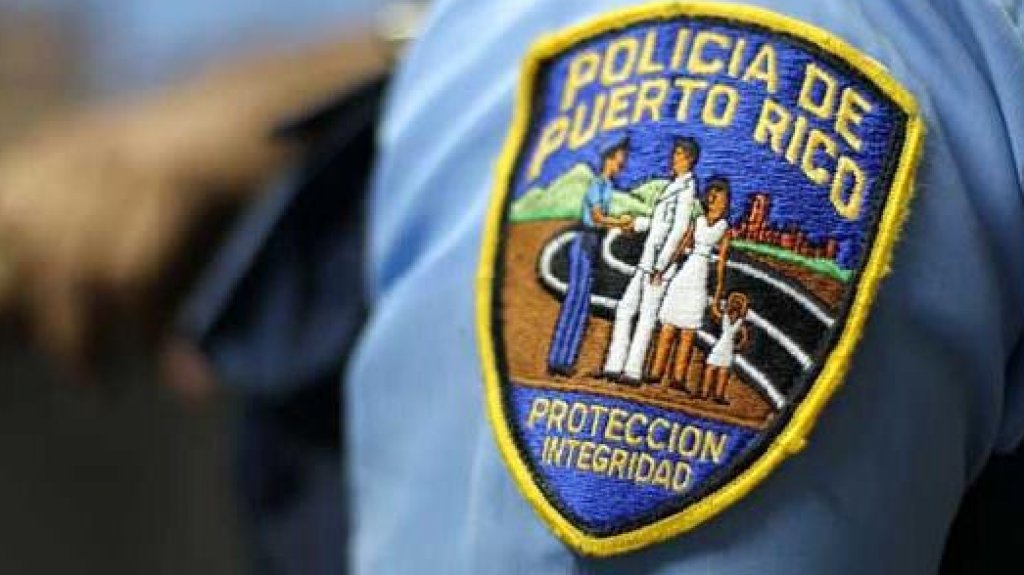  Títeres en motora patean y causan daños a vehículo de conductora en San Juan 