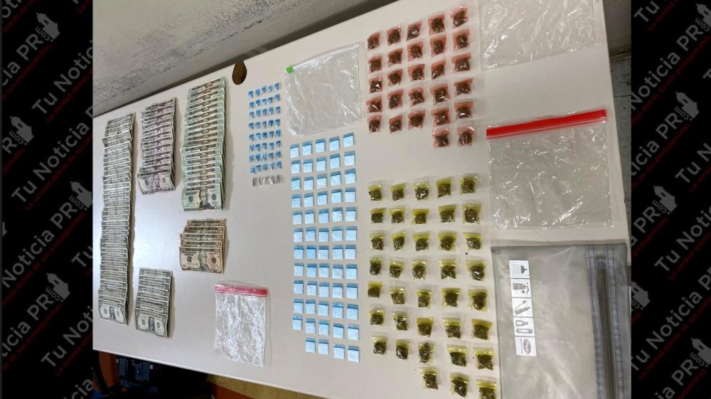  Detienen a dos individuos por posesi&oacute;n de drogas en residencial de Manat&iacute; 