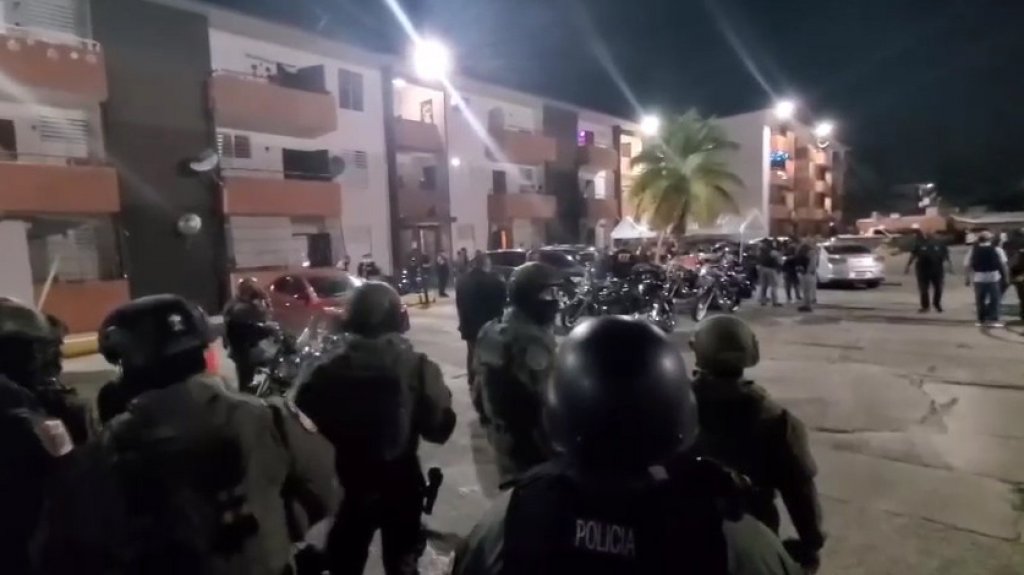  Video: En estos momentos el operativo en Llorens torres &ldquo; A la caza de los abusadores&rdquo; que mataron los polic&iacute;as 