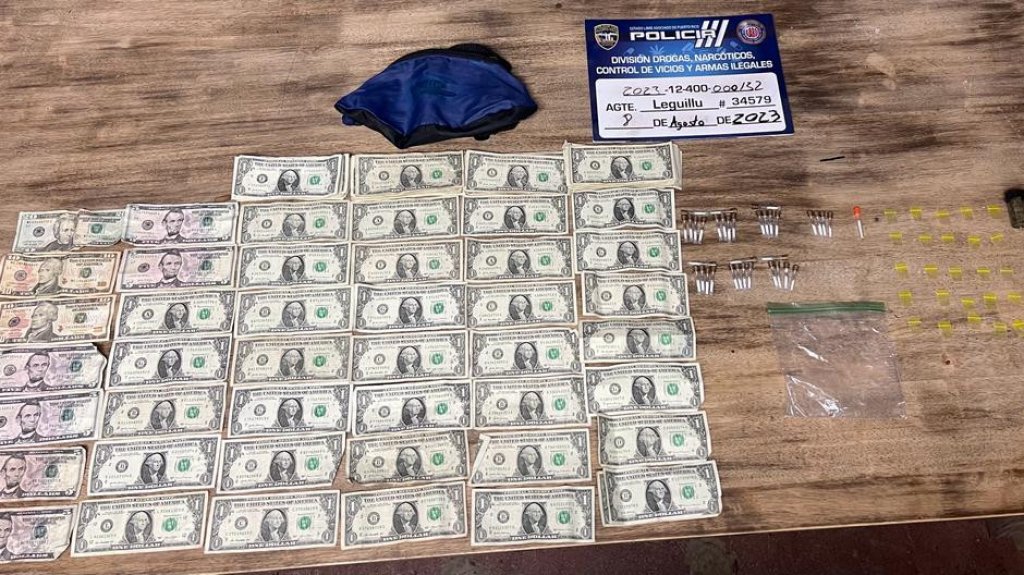  Arrestos durante intervenci&oacute;n polic&iacute;a en residencial de Fajardo 