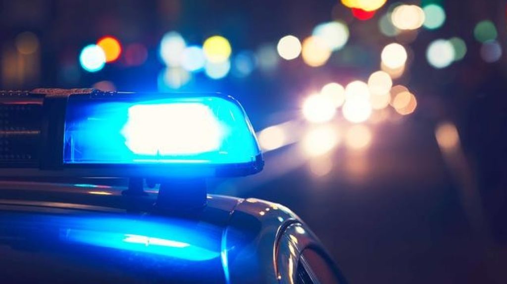  Mujer muere tras ser impactada por otro veh&iacute;culo y luego impactar un poste en la PR-1 