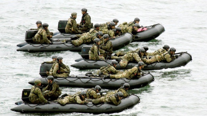 JapÃ³n refuerza su posiciÃ³n militar en las aguas en disputa ante la presencia de barcos chinos