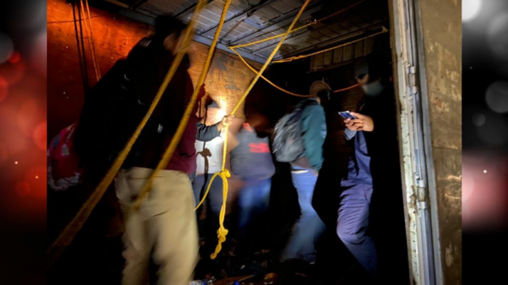  Agentes mexicanos rescatan a 235 migrantes en estados de Oaxaca y Veracruz 