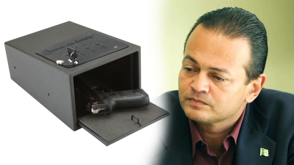  Alcalde de A&ntilde;asco ordena investigaci&oacute;n por robo de tres pistolas en la alcald&iacute;a, que estaban en caja fuerte que no fue forzada, y remueve del cargo a comisionado interino 