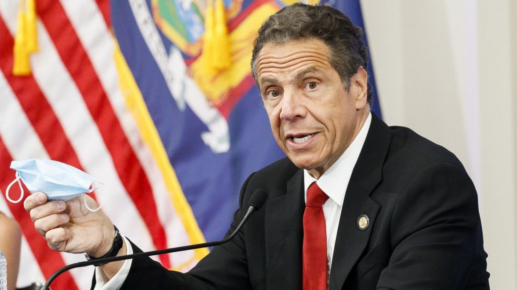  Nueva York ofrece ayuda a focos de COVID-19 y culpa a la Casa Blanca 