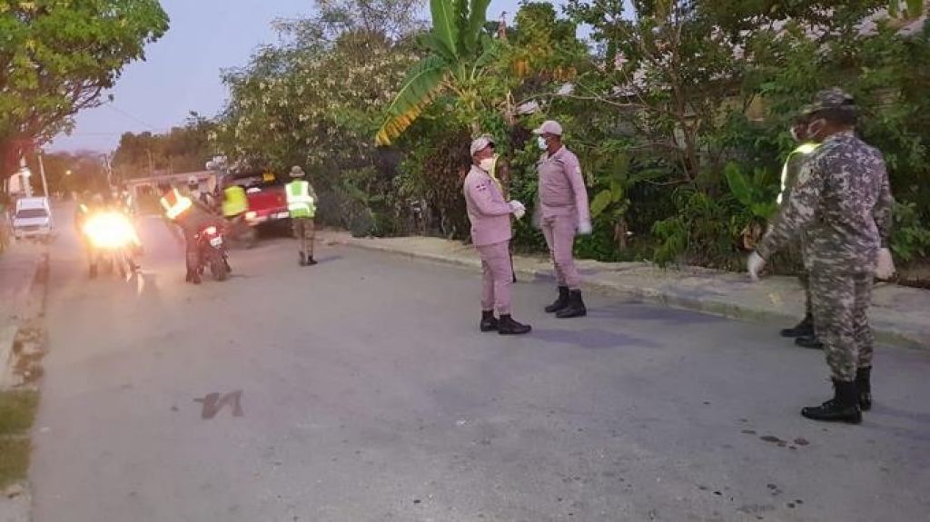  Más de 22,000 arrestos durante toques de queda; 1,584 fueron anoche 