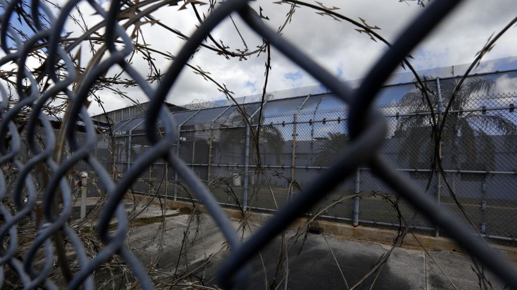  El senador H&eacute;ctor Mart&iacute;nez trata de frenar el narcotr&aacute;fico en las c&aacute;rceles 