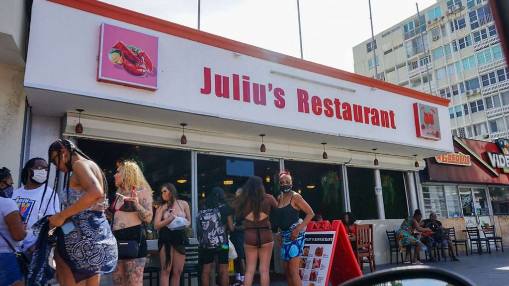  DS ordena cierre de restaurante Juliu’s en Condado 