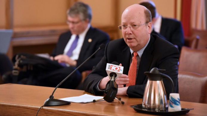 Un asambleÃ­sta muerto gana una primarias republicanas en Nueva York