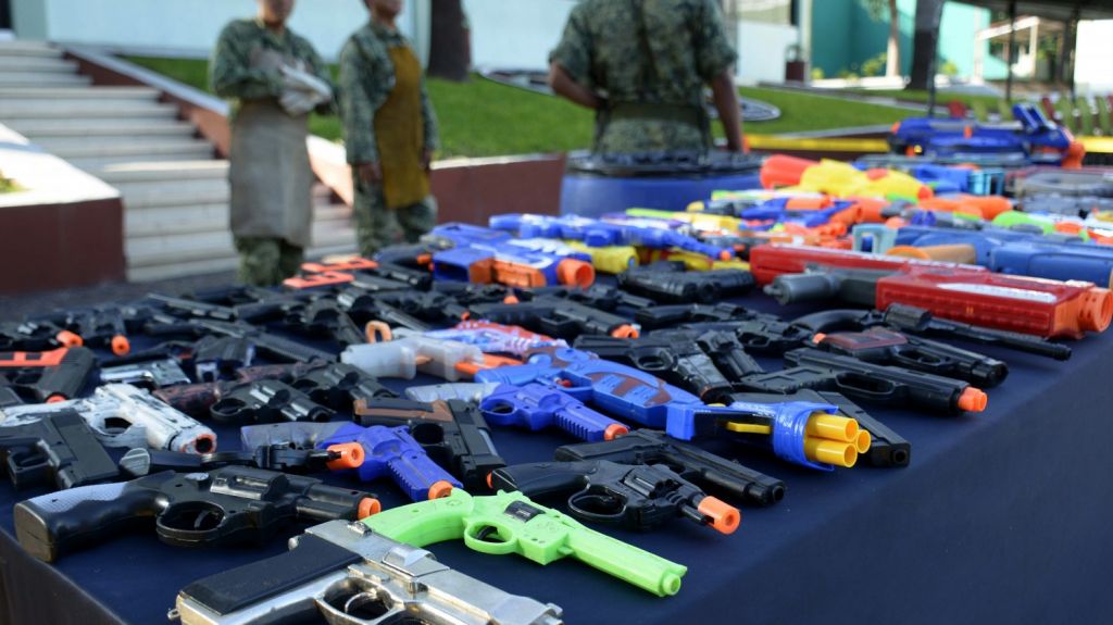  Hombre de Colorado es acusado de vender armas escondidas en juguetes 