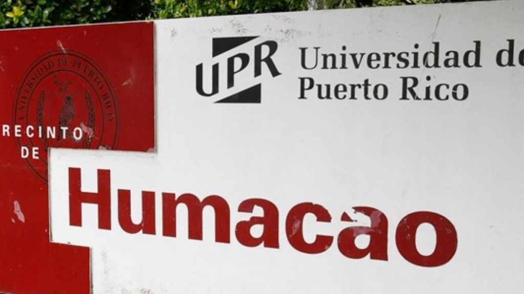  Estudiantes de la UPR en Humacao se manifiestan en contra de aumento en la matr&iacute;cula 