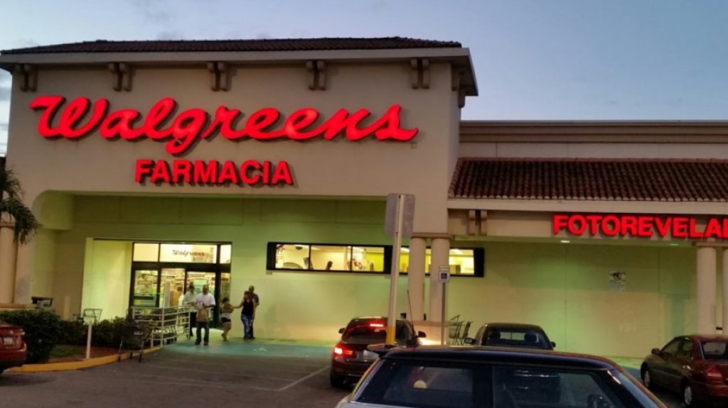  Se roban dinero de la caja del &aacute;rea de com&eacute;ticos en farmacia de Condado 