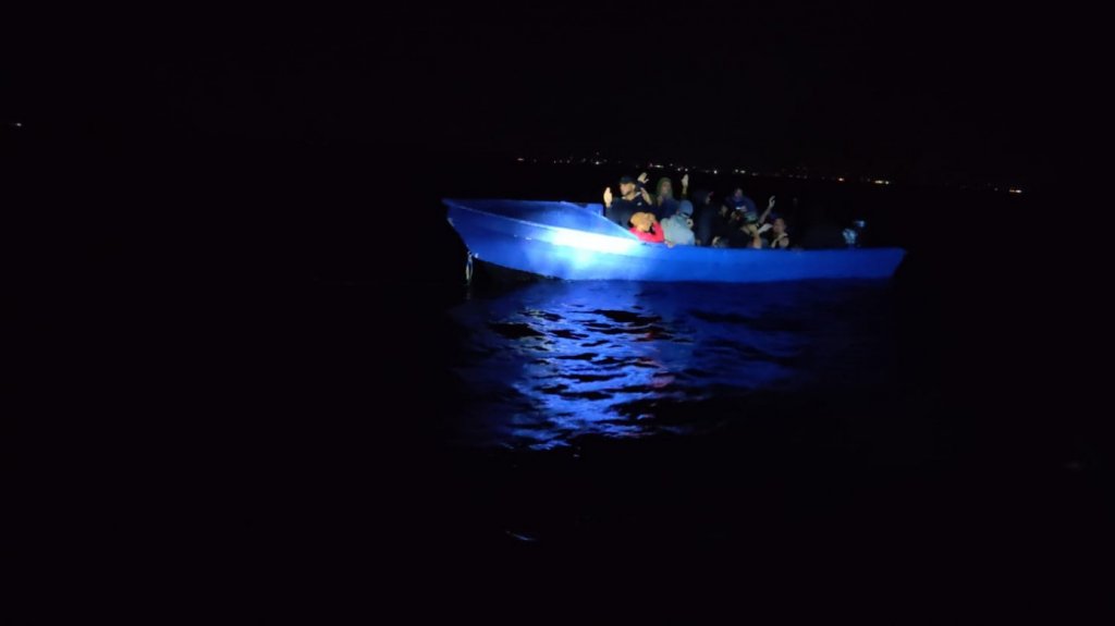  Grupo de 25 personas arriban a la Isla de manera ilegal 