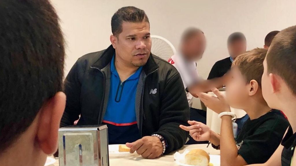  Las tradicionales dianas levantan a los arecibeños 