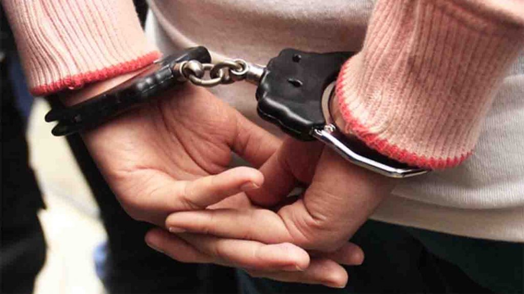  Arrestan a mujer por atacar a otra a cuchilladas en el residencial Llorens Torres 