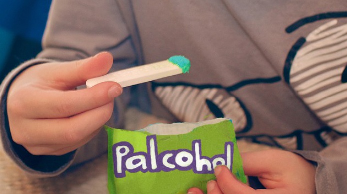 Senado ve medida para prohibir venta de alcohol en polvo
