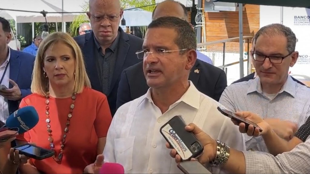  Anuncian pago de $1,000 a servidores p&uacute;blicos que no estaban bajo el Plan de Ajuste 