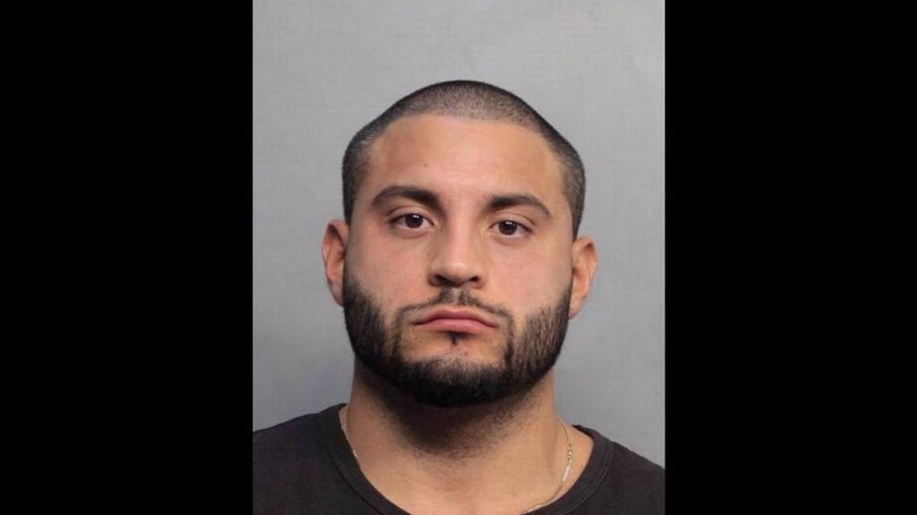 Arrestan a jefe de seguridad de Justin Bieber tras chocar contra patrullero en Kendall