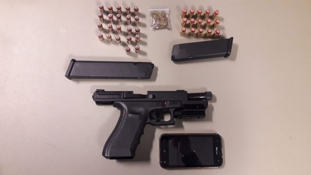  Hallazgo de armas, municiones y drogas en residencial de Manat&iacute; 