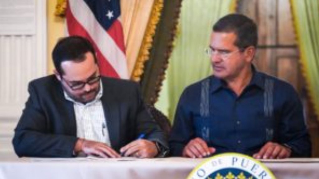  Gobierno firma acuerdo con Microsoft para la capacitaci&oacute;n digital de miles de personas que buscan insertarse en la fuerza laboral 