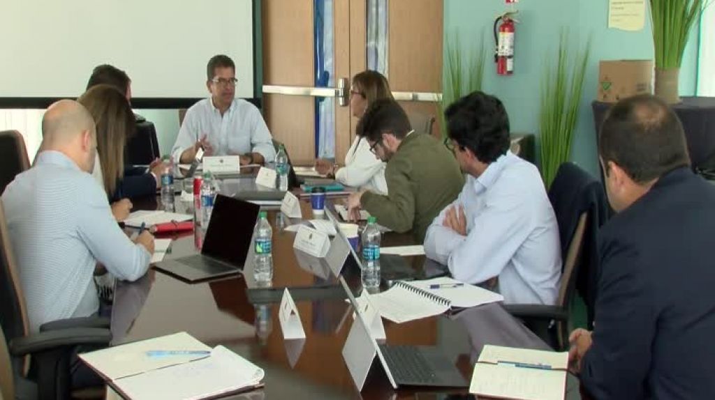  Video: Gobernador Pierluisi se re&uacute;ne con el equipo fiscal del ejecutivo de la isla 