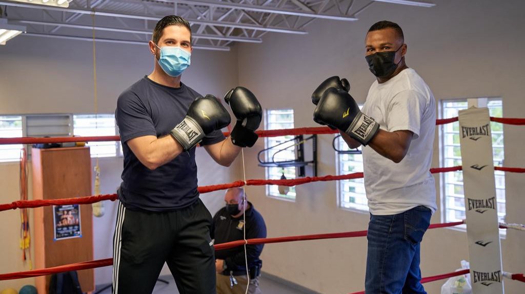  F&eacute;lix &ldquo;Tito&rdquo; Trinidad apadrina programa de boxeo del municipio de San Germ&aacute;n 