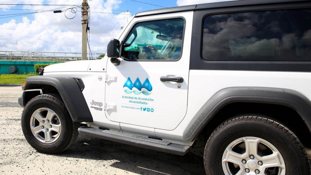  Se tumban jeep de la AAA por medio de carjacking 
