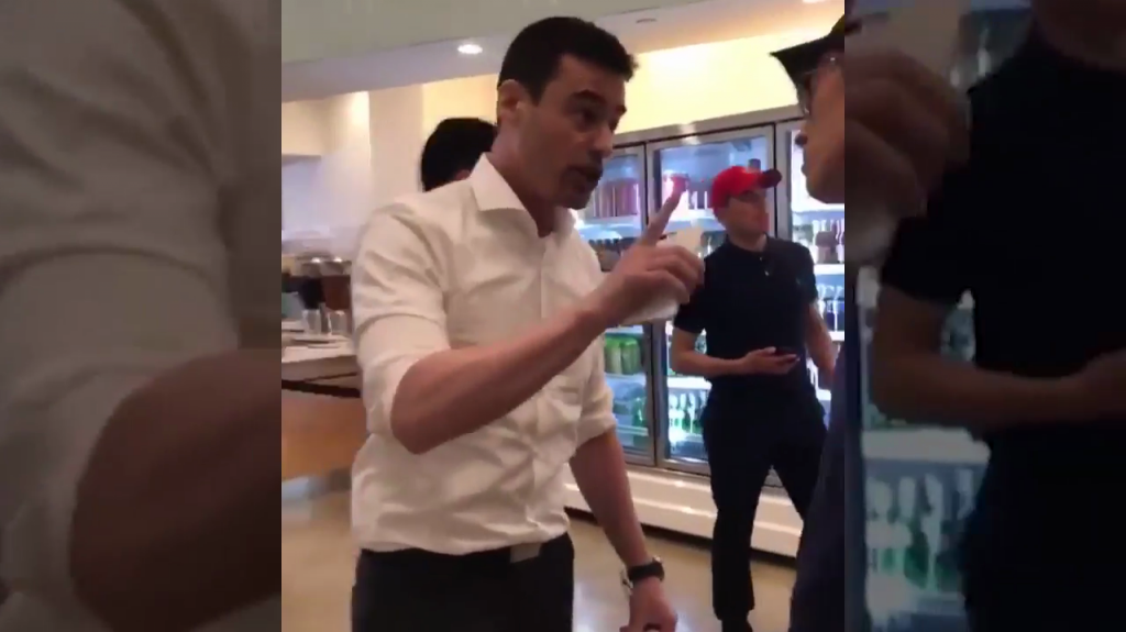  Video: Cliente escucha a empleados hablando espa&ntilde;ol y amenaza con llamar al ICE "para botarlos de mi pa&iacute;s" 