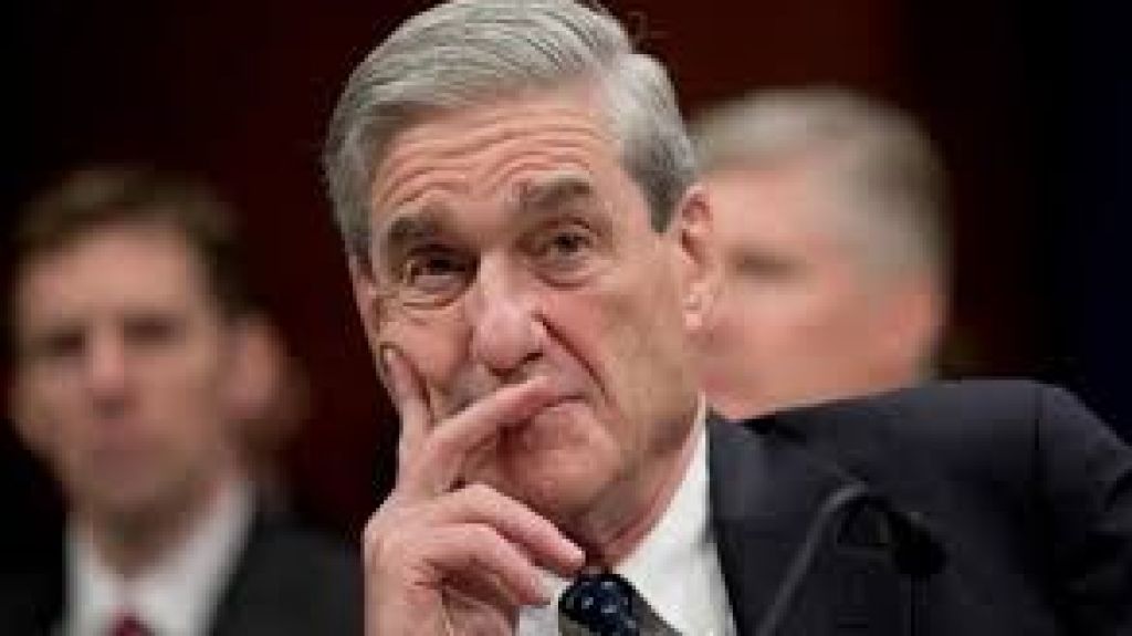  Mueller presenta nuevos cargos contra dos altos cargos de la campa&ntilde;a de Trump 