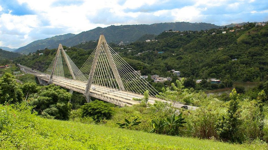  Policia inicia plan de seguridad en el tr&aacute;nsito debido al cierre indefinido del puente Atirantado en Naranjito 