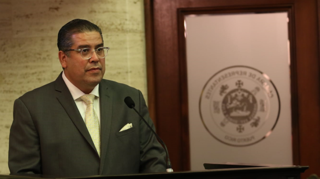  C&aacute;mara de Representantes da reverzaso y decide que era mala idea vista p&uacute;blica con Ricardo Rossell&oacute; Nevares 