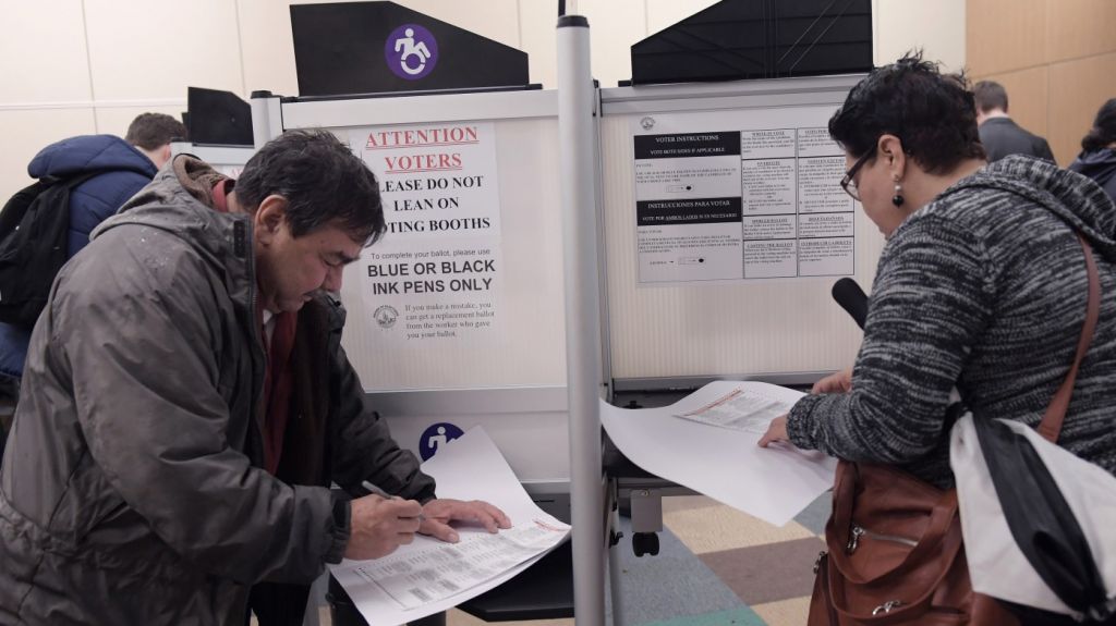  Juez ordena contar votos anticipado con fallos en fechas de nacimiento 