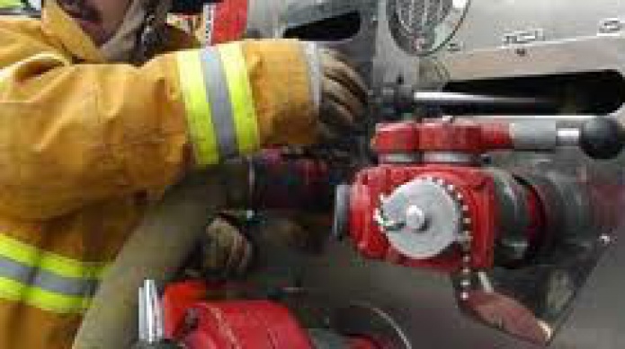 ESCALAN SALÃN DE ESCUELA EN VEGA ALTA Y LE PEGAN FUEGO   
 
