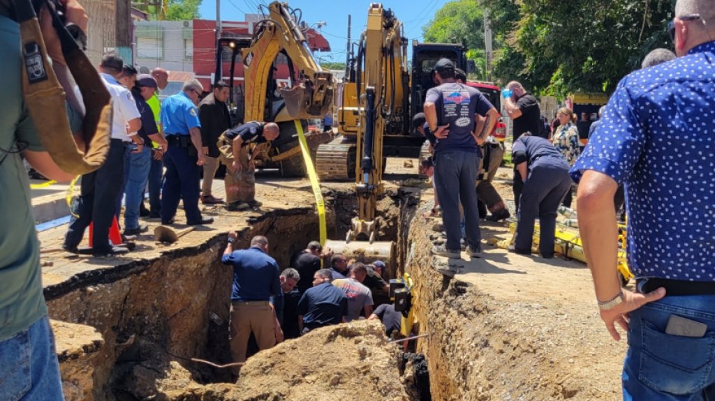  Fotos:Obrero queda gravemente herido en accidente laboral frente al tribunal de Cabo Rojo 