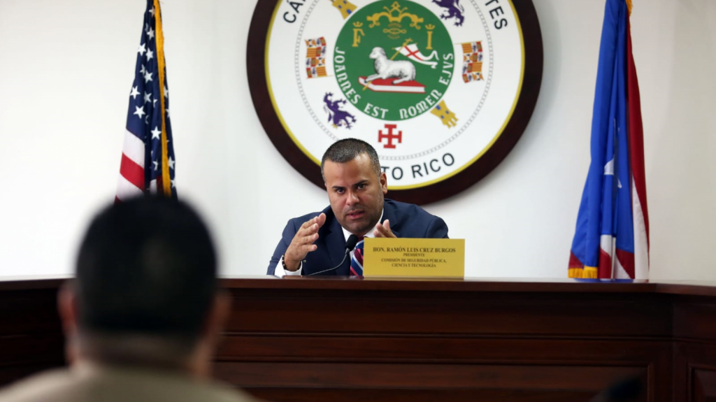  Presidente de la C&aacute;mara saca a Cruz Burgos de la presidencia de la Comisi&oacute;n de Seguridad P&uacute;blica por &ldquo;imputaciones libelosas&rdquo; 