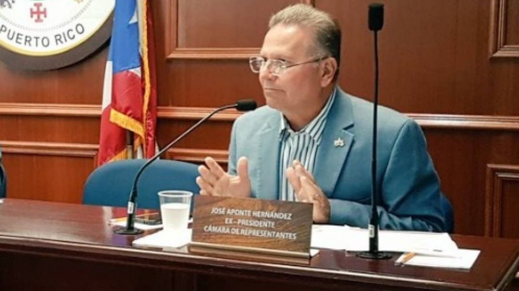  Aponte Hern&aacute;ndez pide a Walter Higgins que salga de Monacillos 