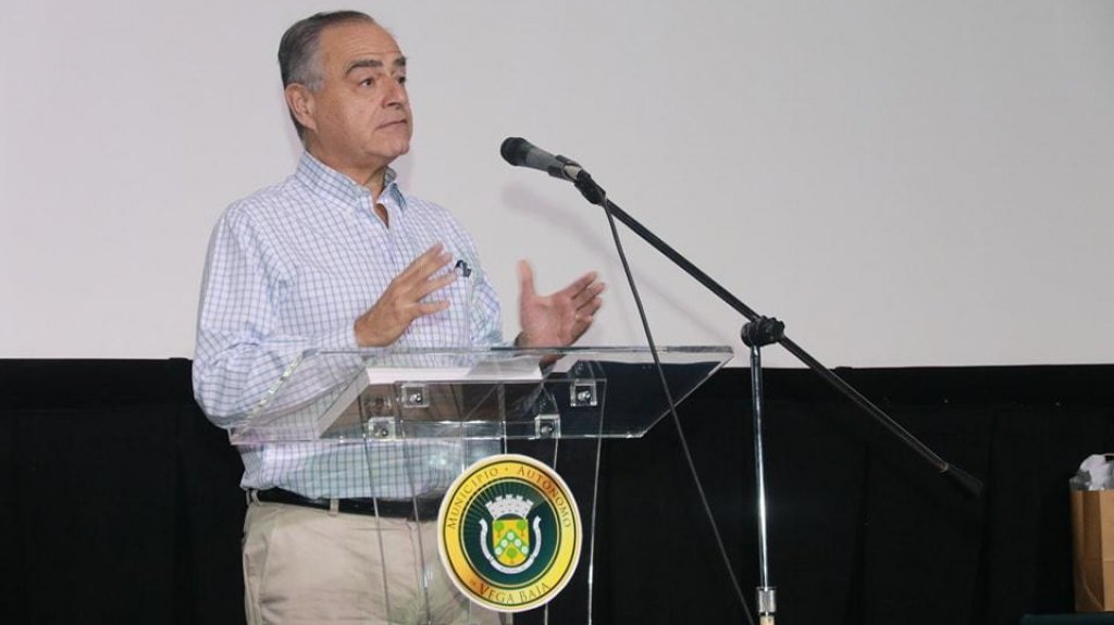  Renuncia Jos&eacute; Alfredo Hern&aacute;ndez Mayoral a Comisi&oacute;n de Estatus del PPD 