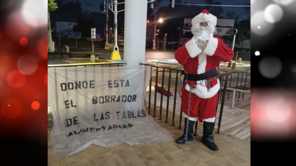  Protesta frente al Departamento de la Familia 