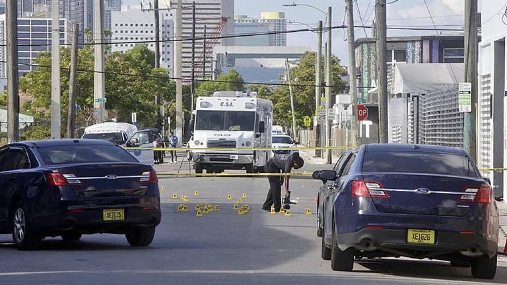  Al menos siete heridos en un tiroteo en Miami 