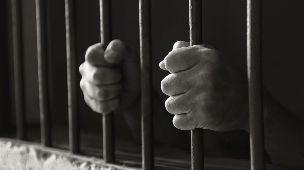  Someten cargos a un hombre por robar varios aros con gomas en Sabana Grande 