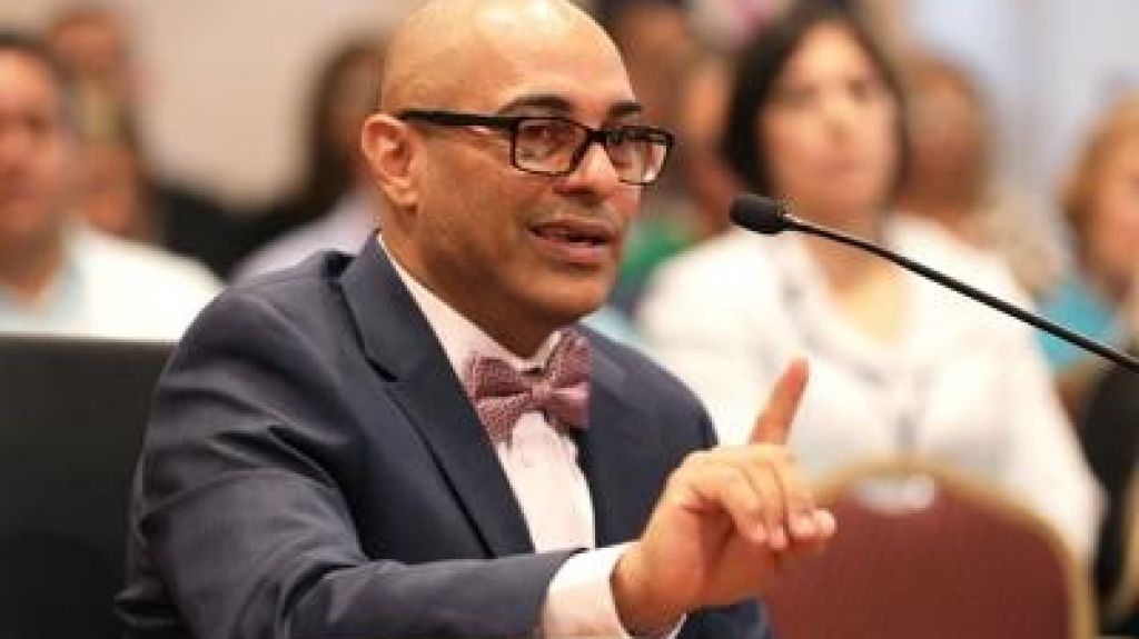  Dispuesto secretario de Educaci&oacute;n a explicar ajustes presupuestarios a JCF 