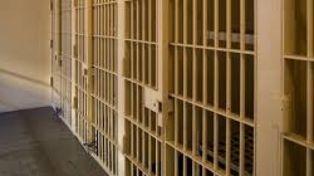  Radican cargos contra hombre imputado de escalar centro comercial de Humacao 